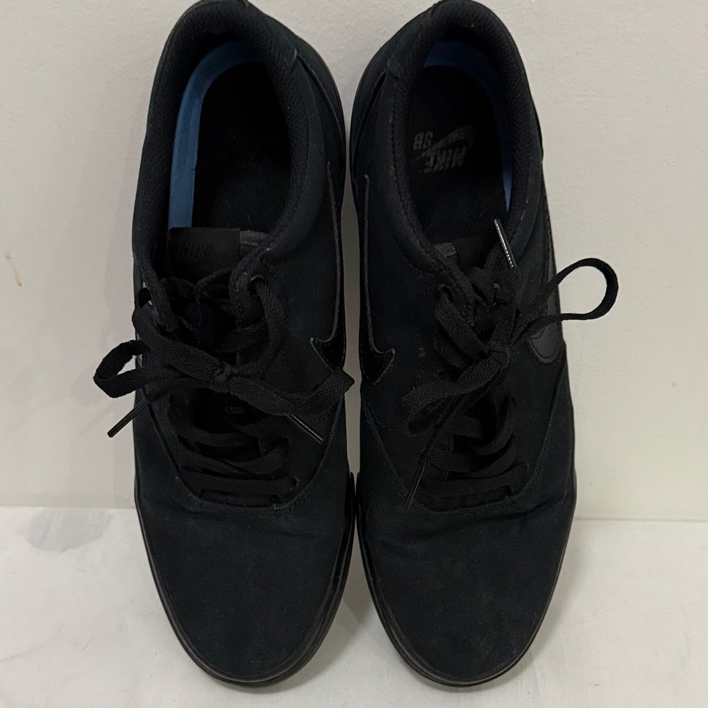 Nike Men's Black Low-Top Sneakers
